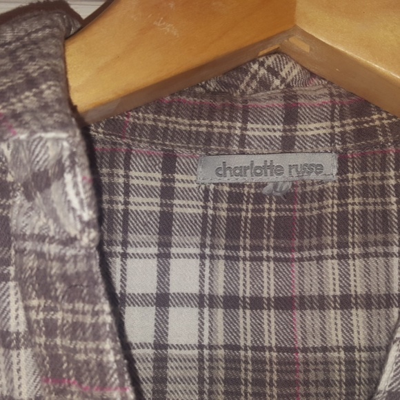 🌺 Charlotte Russe Short Sleeve Flannel - Picture 3 of 4